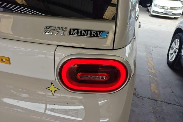 Used Wuling Hongguang MINIEV 2024 3rd Generation 215km Youth Edition Right Rear Taillight