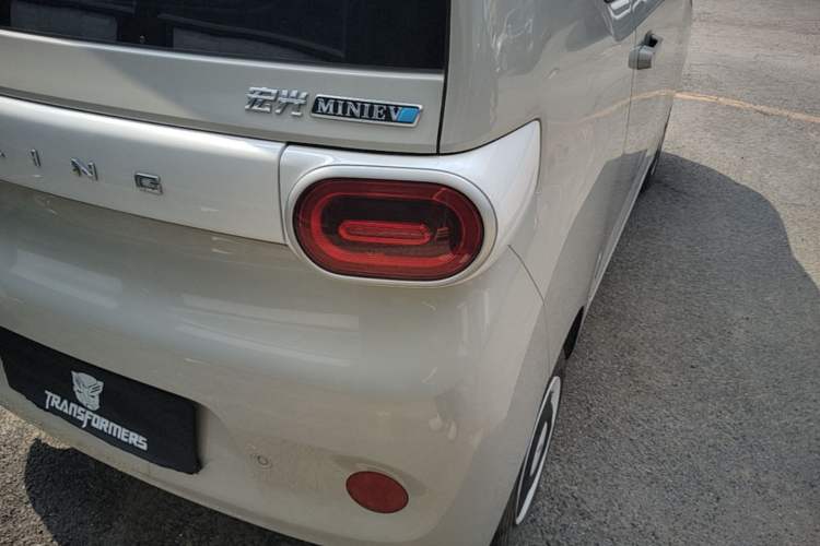 Used Wuling Hongguang MINIEV 2024 3rd Generation 215km Youth Edition Right Rear Taillight