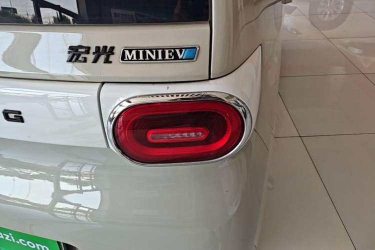 Used Wuling Hongguang MINIEV 2024 3rd Generation 215km Advanced Version Right Rear Taillight