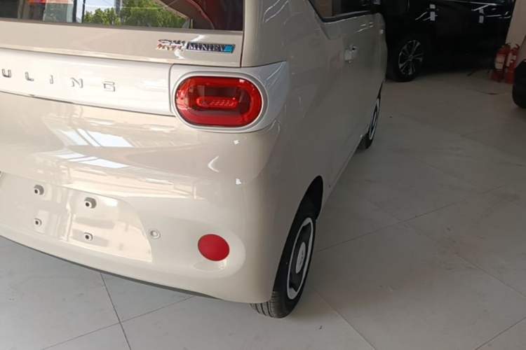 Used Wuling Hongguang MINIEV 2024 3rd Generation 215km Youth Edition Right Rear Taillight