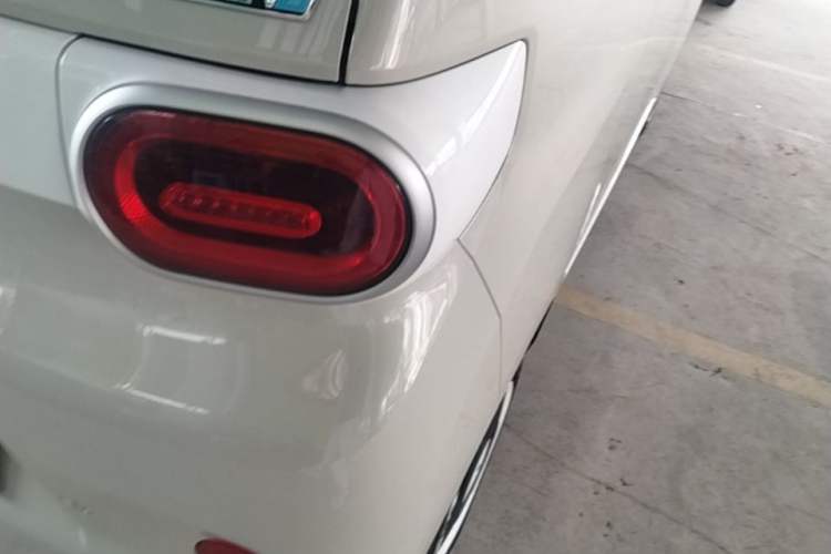 Used Wuling Hongguang MINIEV 2024 3rd Generation 215km Youth Edition Right Rear Taillight