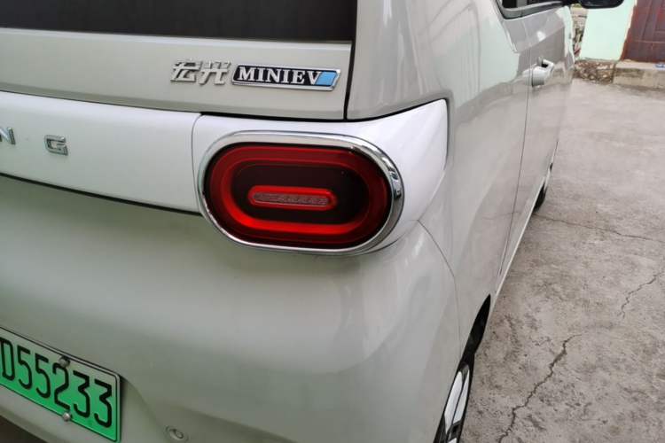 Used Wuling Hongguang MINIEV 2024 3rd Generation 215km Advanced Version Right Rear Taillight