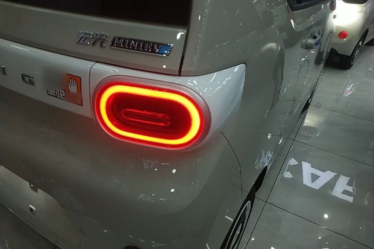 Used Wuling Hongguang MINIEV 2024 3rd Generation 215km Youth Edition Right Rear Taillight