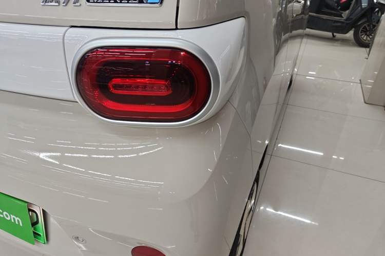 Used Wuling Hongguang MINIEV 2024 3rd Generation 215km Youth Edition Right Rear Taillight