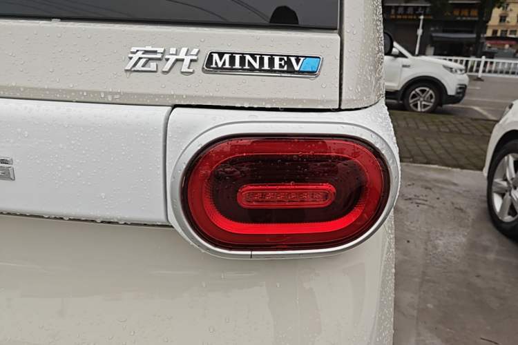 Used Wuling Hongguang MINIEV 2024 3rd Generation 215km Youth Edition Right Rear Taillight