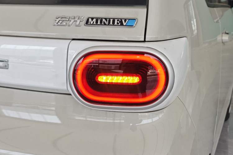 Used Wuling Hongguang MINIEV 2024 3rd Generation 215km Youth Edition Right Rear Taillight