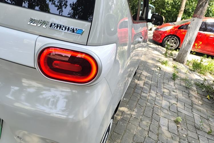 Used Wuling Hongguang MINIEV 2024 3rd Generation 215km Youth Edition Right Rear Taillight