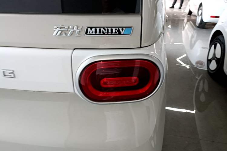 Used Wuling Hongguang MINIEV 2024 3rd Generation 215km Youth Edition Right Rear Taillight