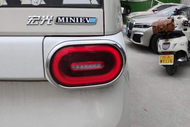 Used Wuling Hongguang MINIEV 2024 3rd Generation 215km Advanced Version Right Rear Taillight
