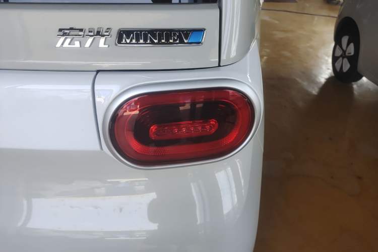 Used Wuling Hongguang MINIEV 2024 3rd Generation 215km Youth Edition Right Rear Taillight
