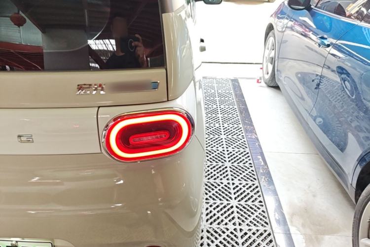Used Wuling Hongguang MINIEV 2024 3rd Generation 215km Advanced Version Right Rear Taillight