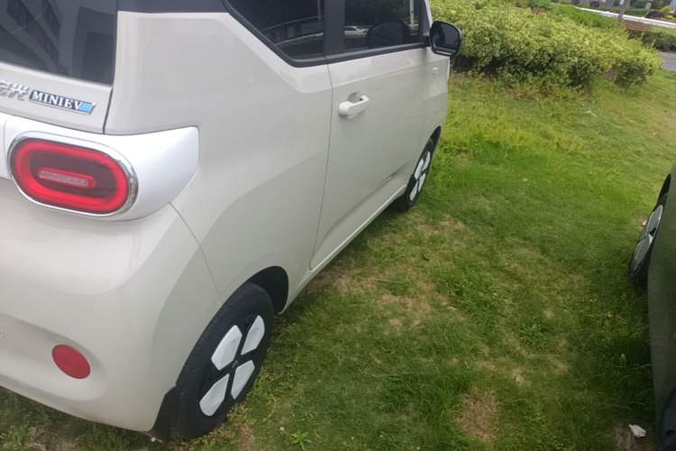 Used Wuling Hongguang MINIEV 2024 3rd Generation 215km Advanced Version Right Rear Taillight