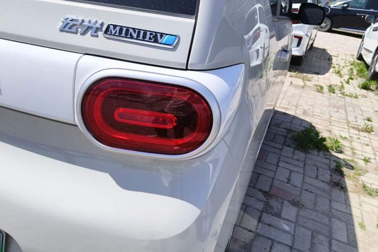 Used Wuling Hongguang MINIEV 2024 3rd Generation 215km Youth Edition Right Rear Taillight