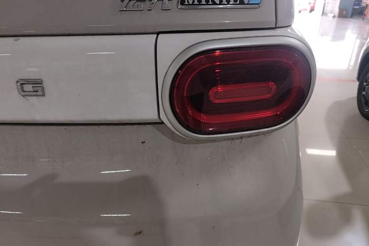 Used Wuling Hongguang MINIEV 2024 3rd Generation 215km Youth Edition Right Rear Taillight