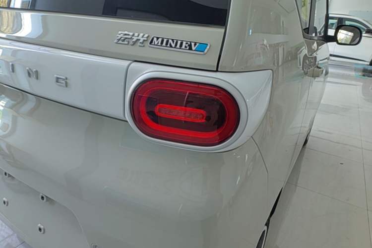 Used Wuling Hongguang MINIEV 2024 3rd Generation 215km Youth Edition Right Rear Taillight