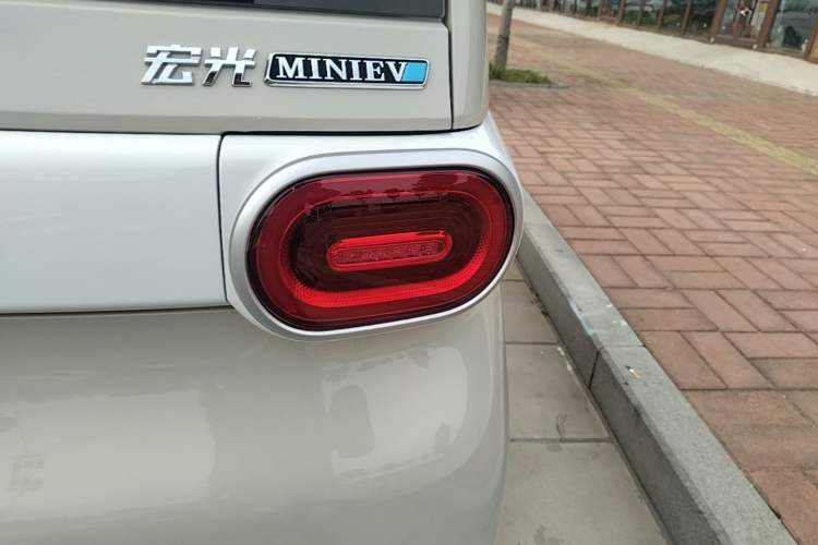 Used Wuling Hongguang MINIEV 2024 3rd Generation 215km Youth Edition Right Rear Taillight