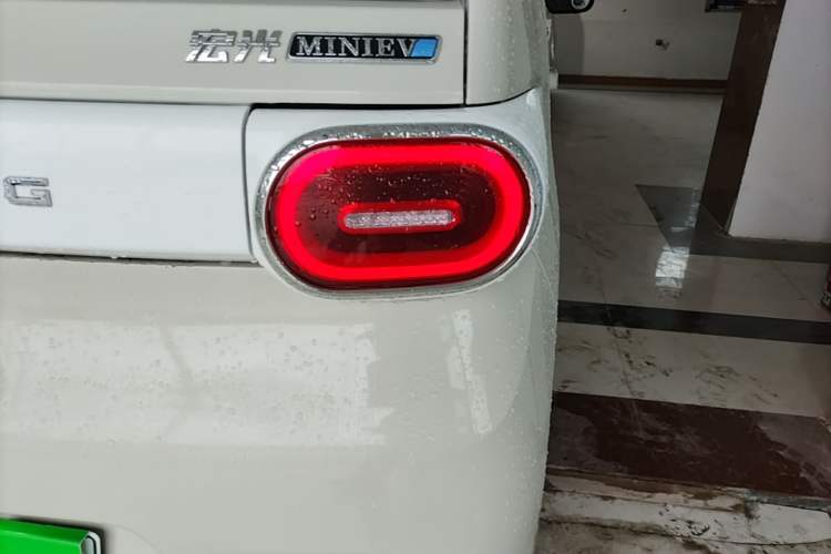 Used Wuling Hongguang MINIEV 2024 3rd Generation 215km Youth Edition Right Rear Taillight