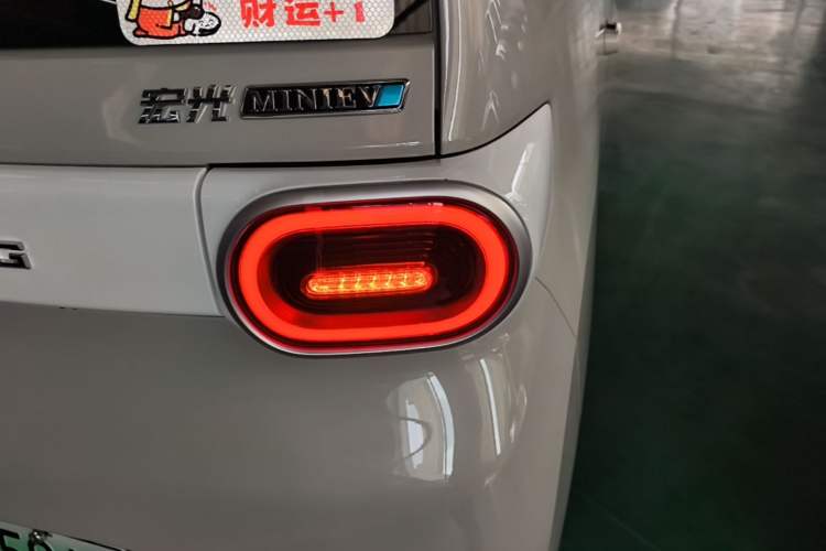 Used Wuling Hongguang MINIEV 2024 3rd Generation 215km Youth Edition Right Rear Taillight