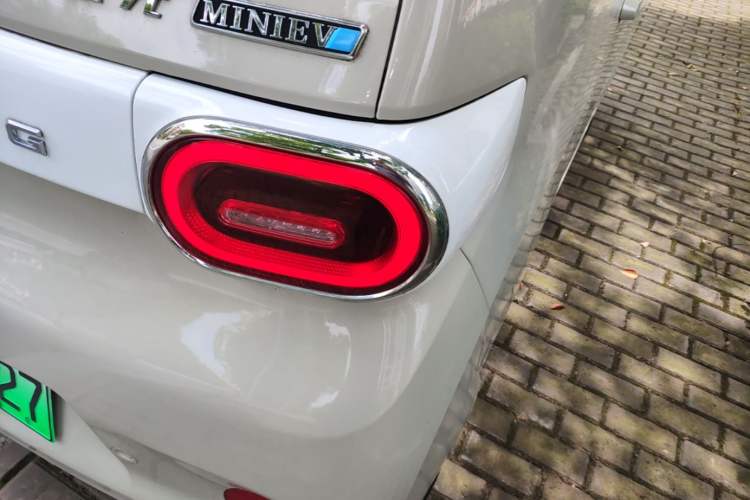 Used Wuling Hongguang MINIEV 2024 3rd Generation 215km Advanced Version Right Rear Taillight