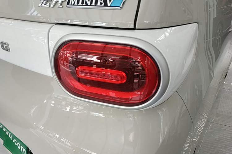 Used Wuling Hongguang MINIEV 2024 3rd Generation 215km Youth Edition Right Rear Taillight