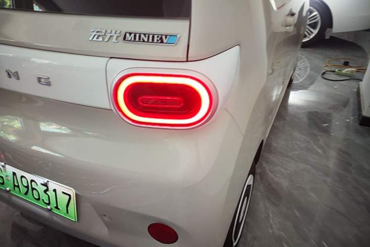 Used Wuling Hongguang MINIEV 2024 3rd Generation 215km Youth Edition Right Rear Taillight