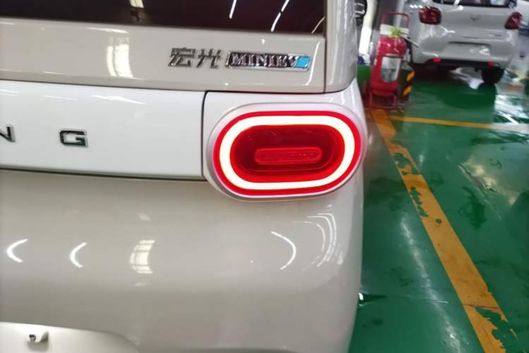 Used Wuling Hongguang MINIEV 2024 3rd Generation 215km Youth Edition Right Rear Taillight