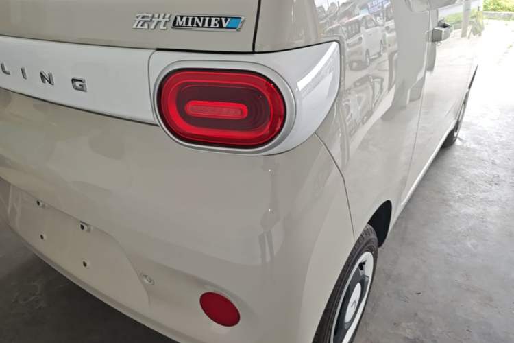 Used Wuling Hongguang MINIEV 2024 3rd Generation 215km Youth Edition Right Rear Taillight