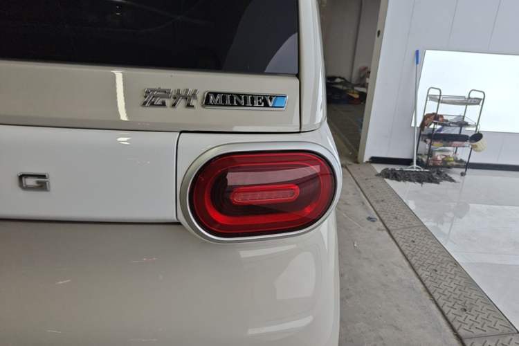 Used Wuling Hongguang MINIEV 2024 3rd Generation 215km Youth Edition Right Rear Taillight