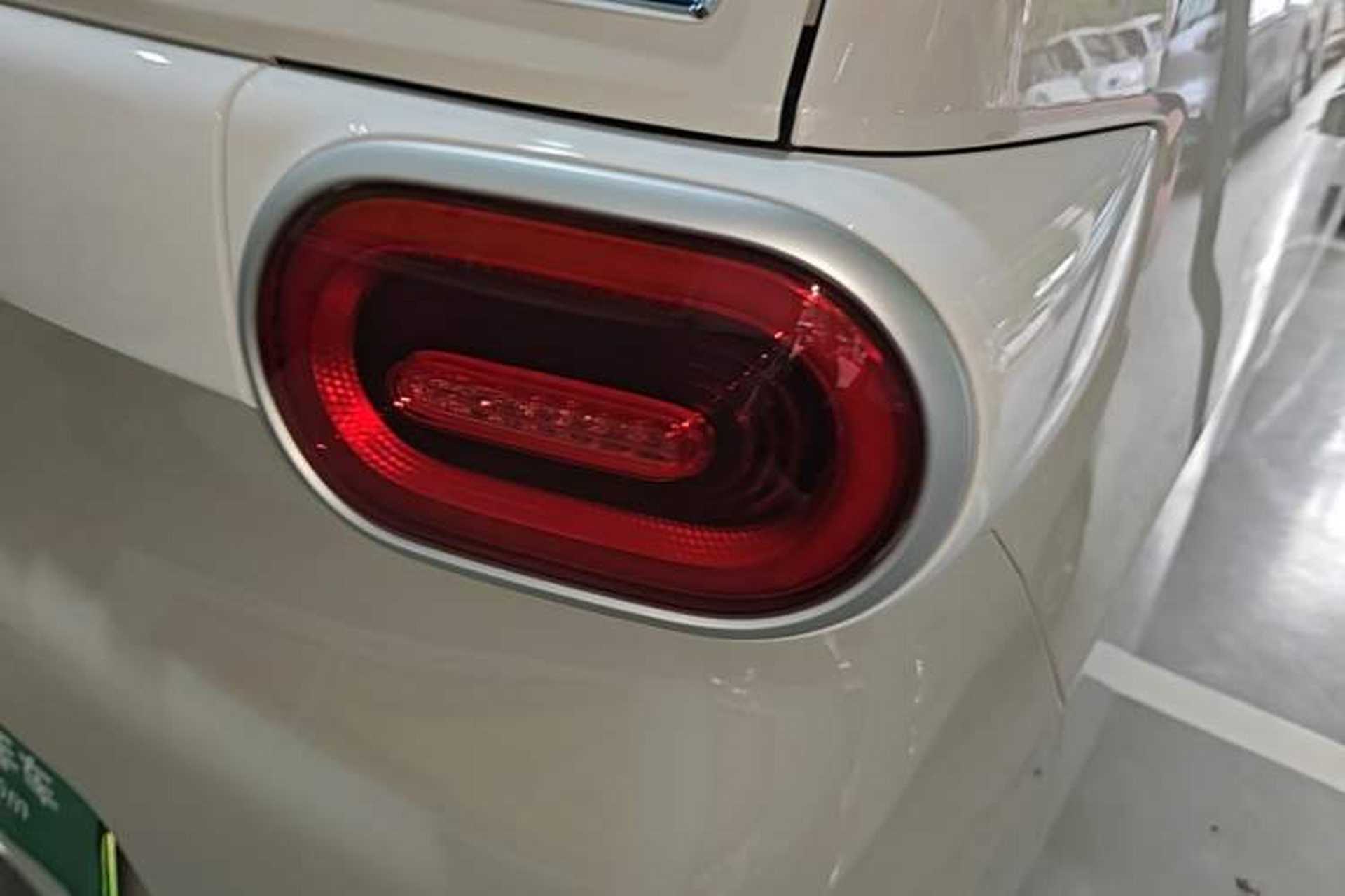 Used Wuling Hongguang MINIEV 2024 3rd Generation 215km Youth Edition Right Rear Taillight