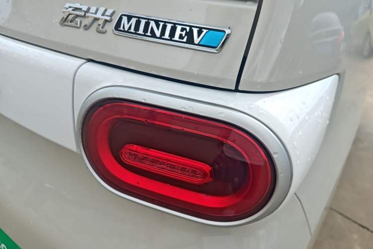 Used Wuling Hongguang MINIEV 2024 3rd Generation 215km Youth Edition Right Rear Taillight