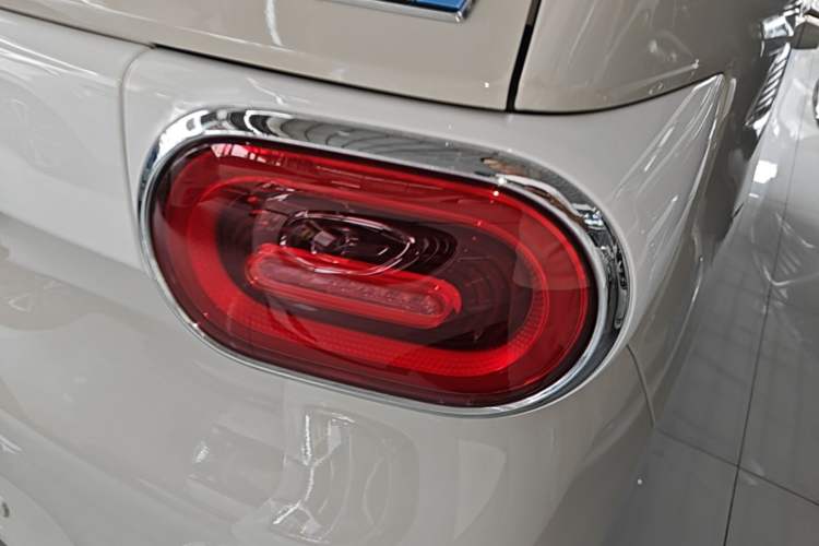 Used Wuling Hongguang MINIEV 2024 3rd Generation 170 km Right Rear Taillight
