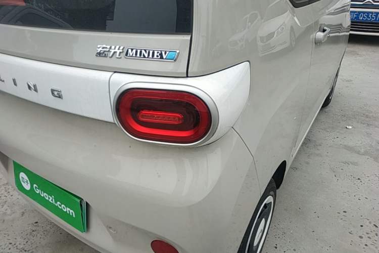 Used Wuling Hongguang MINIEV 2024 3rd Generation 215km Youth Edition Right Rear Taillight