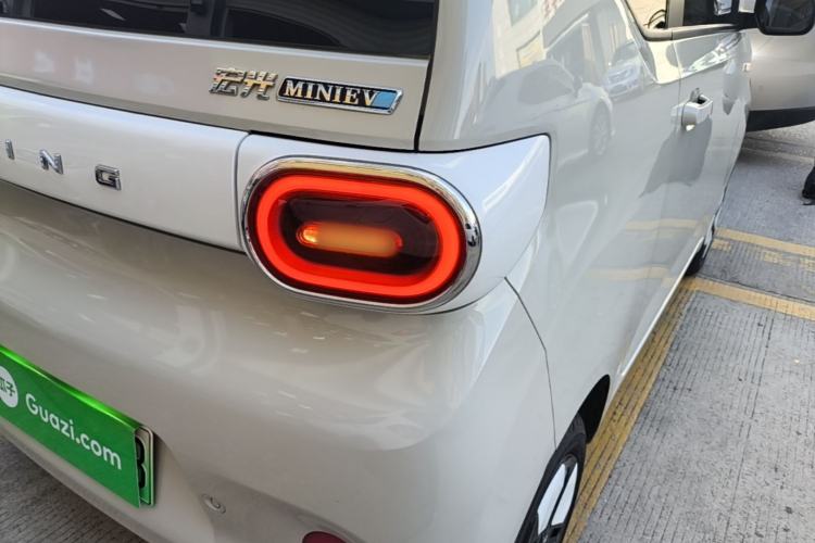 Used Wuling Hongguang MINIEV 2024 3rd Generation 215km Advanced Version Right Rear Taillight