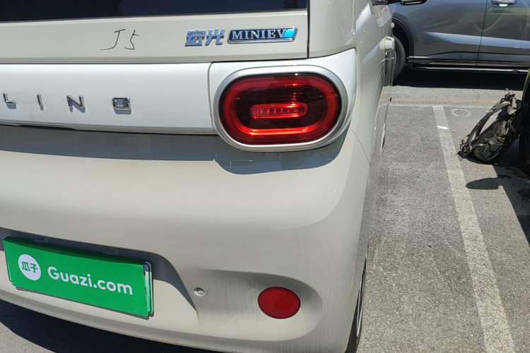 Used Wuling Hongguang MINIEV 2024 3rd Generation 215km Youth Edition Right Rear Taillight