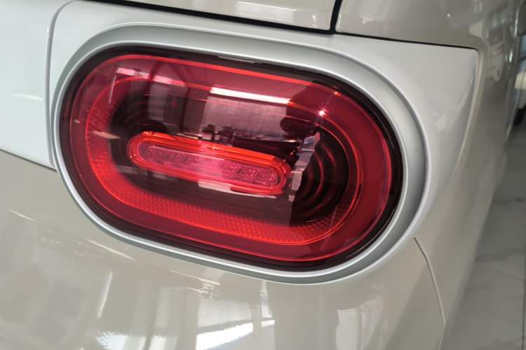 Used Wuling Hongguang MINIEV 2024 3rd Generation 215km Youth Edition Right Rear Taillight