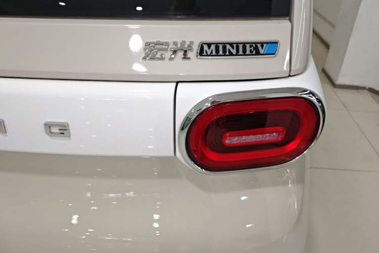 Used Wuling Hongguang MINIEV 2024 3rd Generation 215km Advanced Version Right Rear Taillight