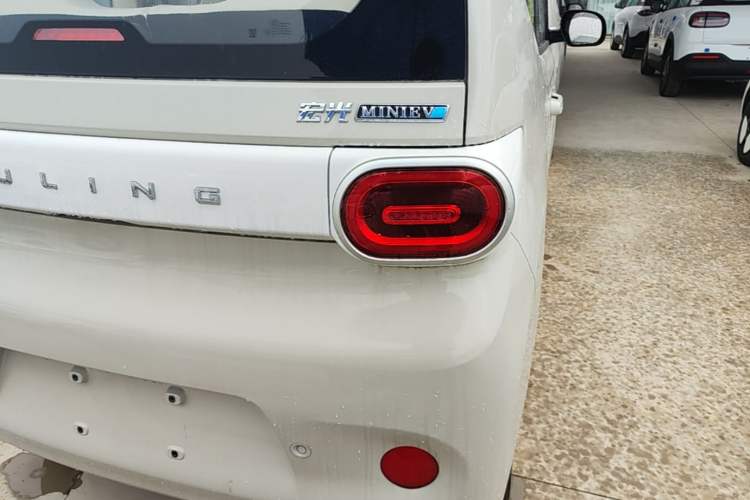 Used Wuling Hongguang MINIEV 2024 3rd Generation 215km Youth Edition Right Rear Taillight