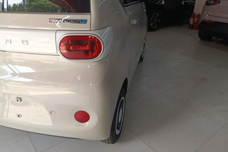 Used Wuling Hongguang MINIEV 2024 3rd Generation 215km Youth Edition Right Rear Taillight