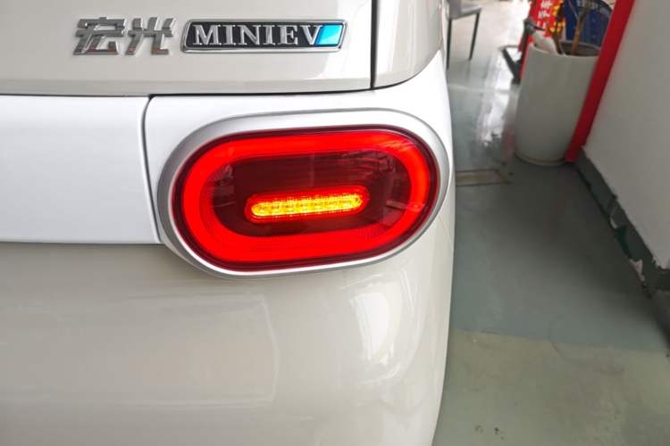 Used Wuling Hongguang MINIEV 2024 3rd Generation 215km Youth Edition Right Rear Taillight