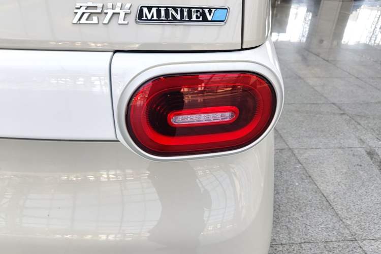Used Wuling Hongguang MINIEV 2024 3rd Generation 215km Youth Edition Right Rear Taillight