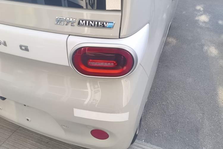 Used Wuling Hongguang MINIEV 2024 3rd Generation 215km Youth Edition Right Rear Taillight