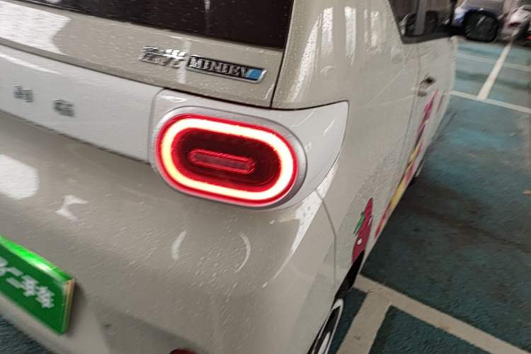 Used Wuling Hongguang MINIEV 2024 3rd Generation 215km Youth Edition Right Rear Taillight