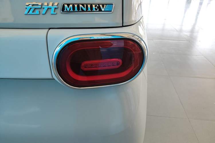 Used Wuling Hongguang MINIEV 2024 3rd Generation 215km Advanced Version Right Rear Taillight