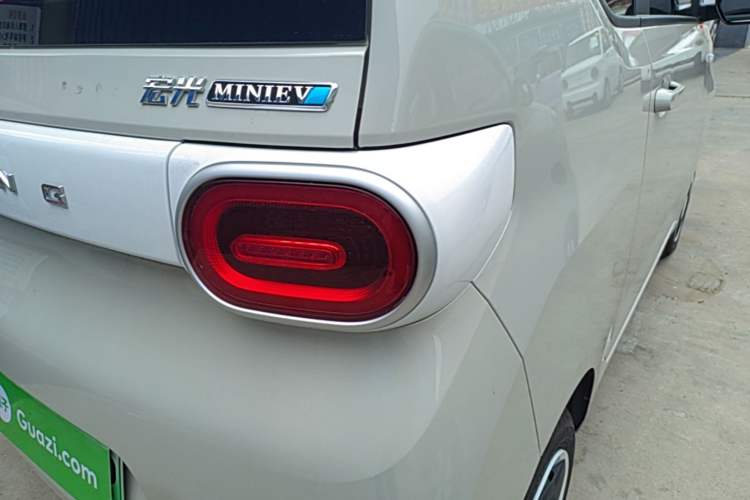 Used Wuling Hongguang MINIEV 2024 3rd Generation 215km Youth Edition Right Rear Taillight