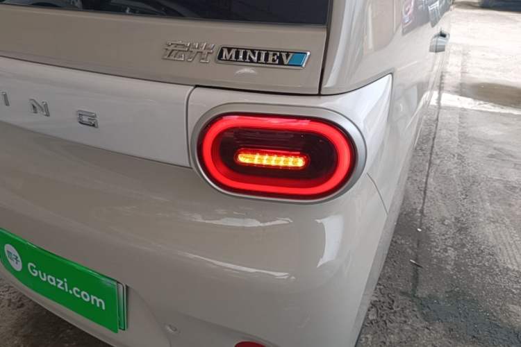 Used Wuling Hongguang MINIEV 2024 3rd Generation 215km Youth Edition Right Rear Taillight
