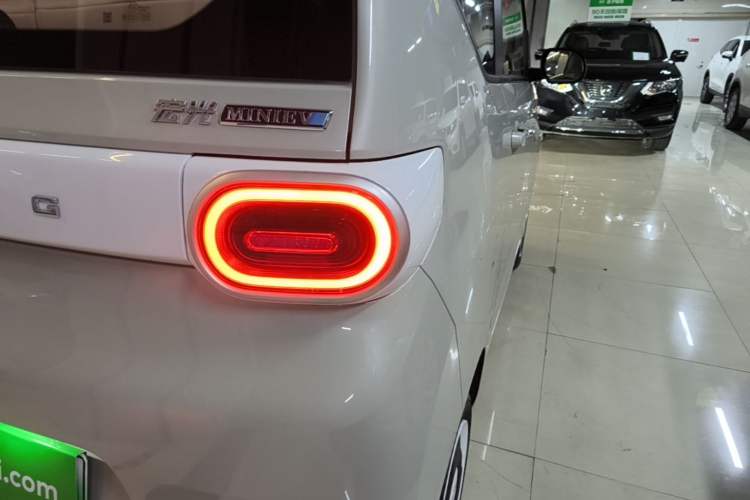 Used Wuling Hongguang MINIEV 2024 3rd Generation 215km Youth Edition Right Rear Taillight