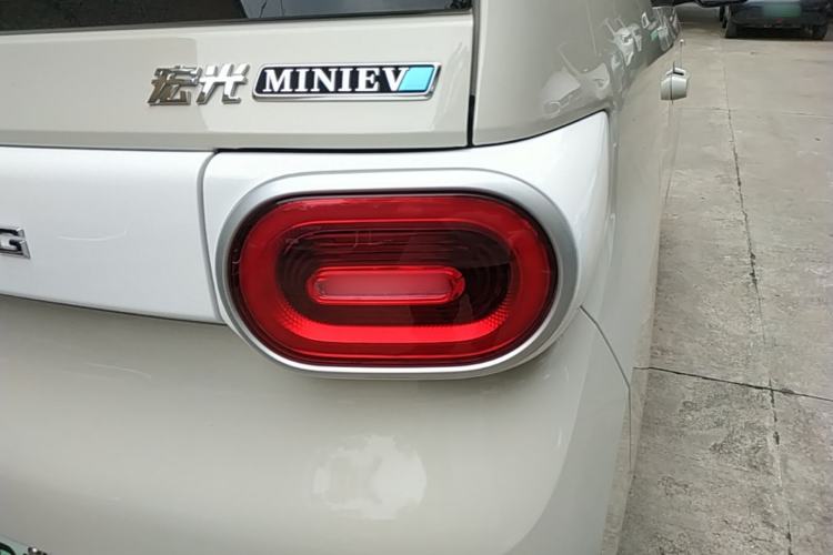Used Wuling Hongguang MINIEV 2024 3rd Generation 215km Advanced Version Right Rear Taillight