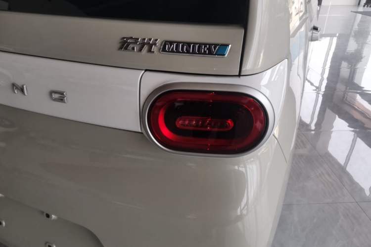 Used Wuling Hongguang MINIEV 2024 3rd Generation 215km Youth Edition Right Rear Taillight