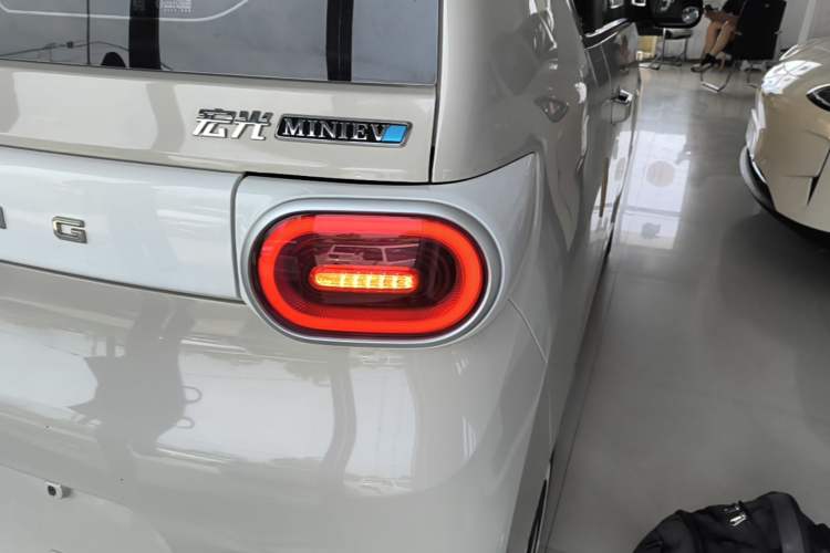 Used Wuling Hongguang MINIEV 2024 3rd Generation 215km Youth Edition Right Rear Taillight