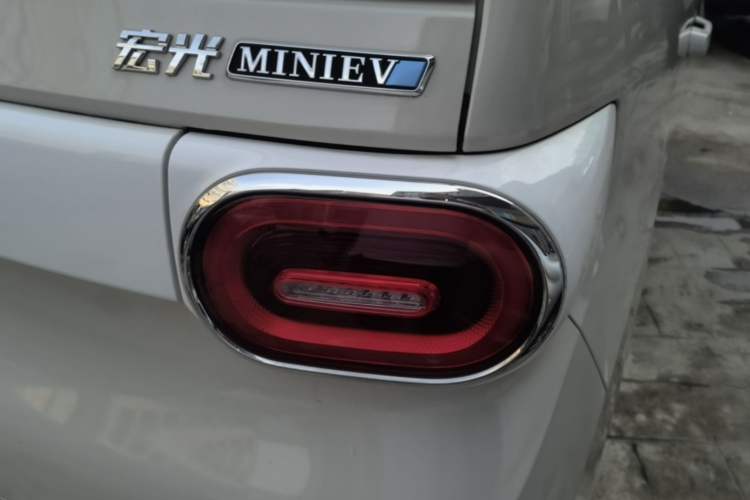 Used Wuling Hongguang MINIEV 2024 3rd Generation 215km Advanced Version Right Rear Taillight